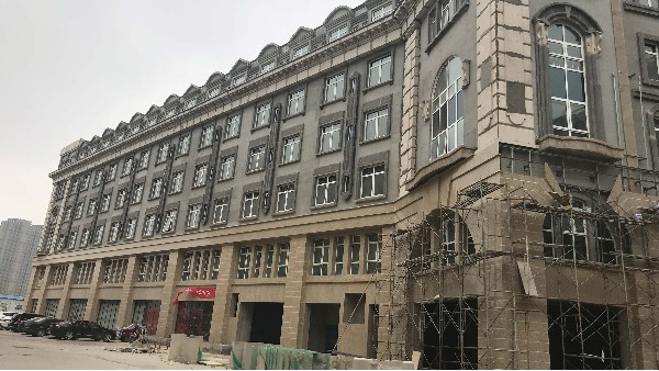 外墻真石漆與普通涂料所用外墻膩?zhàn)?，有什么區(qū)別？